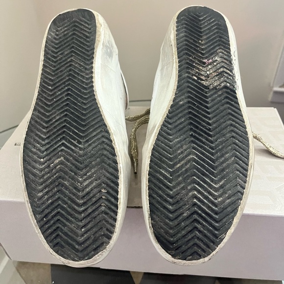 Mid Star golden goose sneakers with Camo detailing and burgundy backs! - Picture 3 of 6